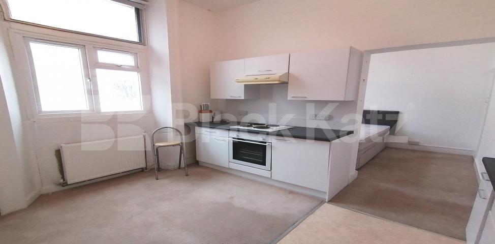 			LET, Studio Apartment, 1 bath, 0 reception Flat			 Warwick Square , Pimlico